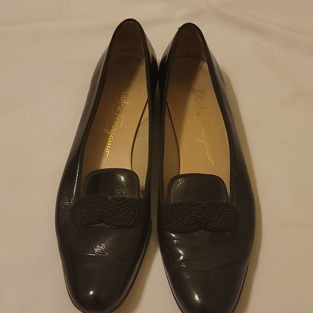 Salvatore ferragamo loafers size 9A